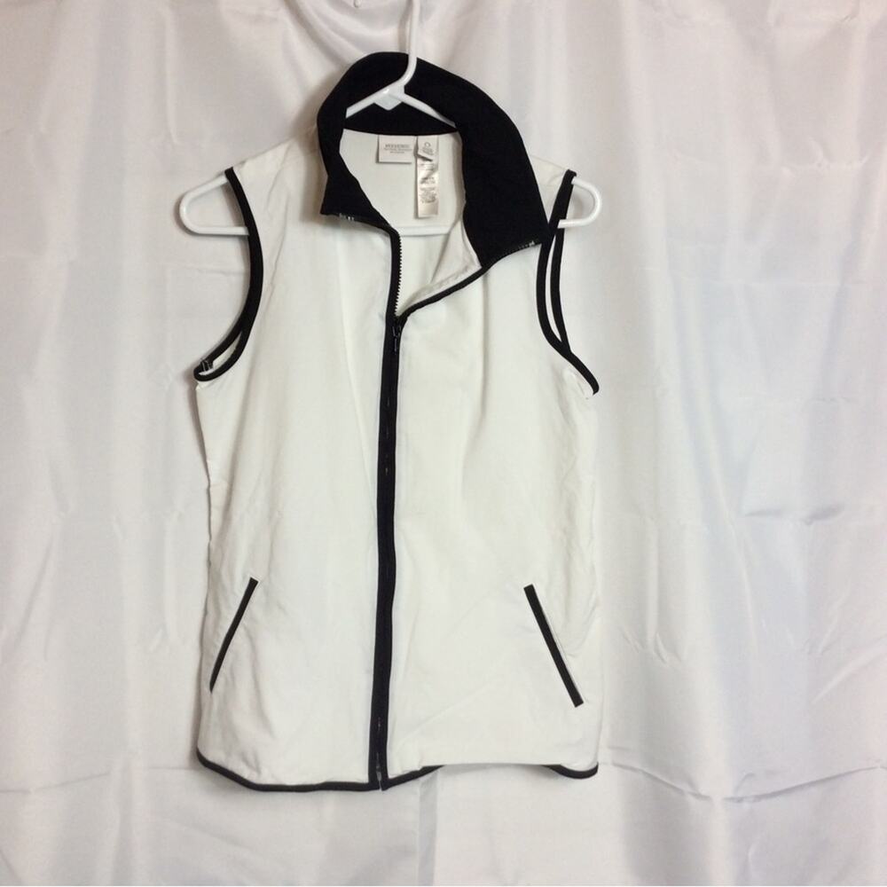 Chicos 0 small weekend vest. White. Stretch